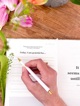 Load image into Gallery viewer, ✨ 4 Gratitude List Journals: Gift Set for Family &amp; Friends
